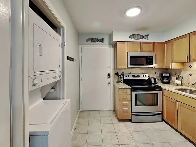 Kitchen at Fiddler’s Cove 10G
